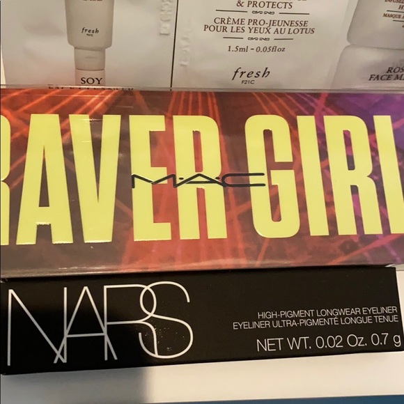 ❌ SOLD MAC Raver Girl Eyeshadow 40 Pc Lot - Picture 16 of 16